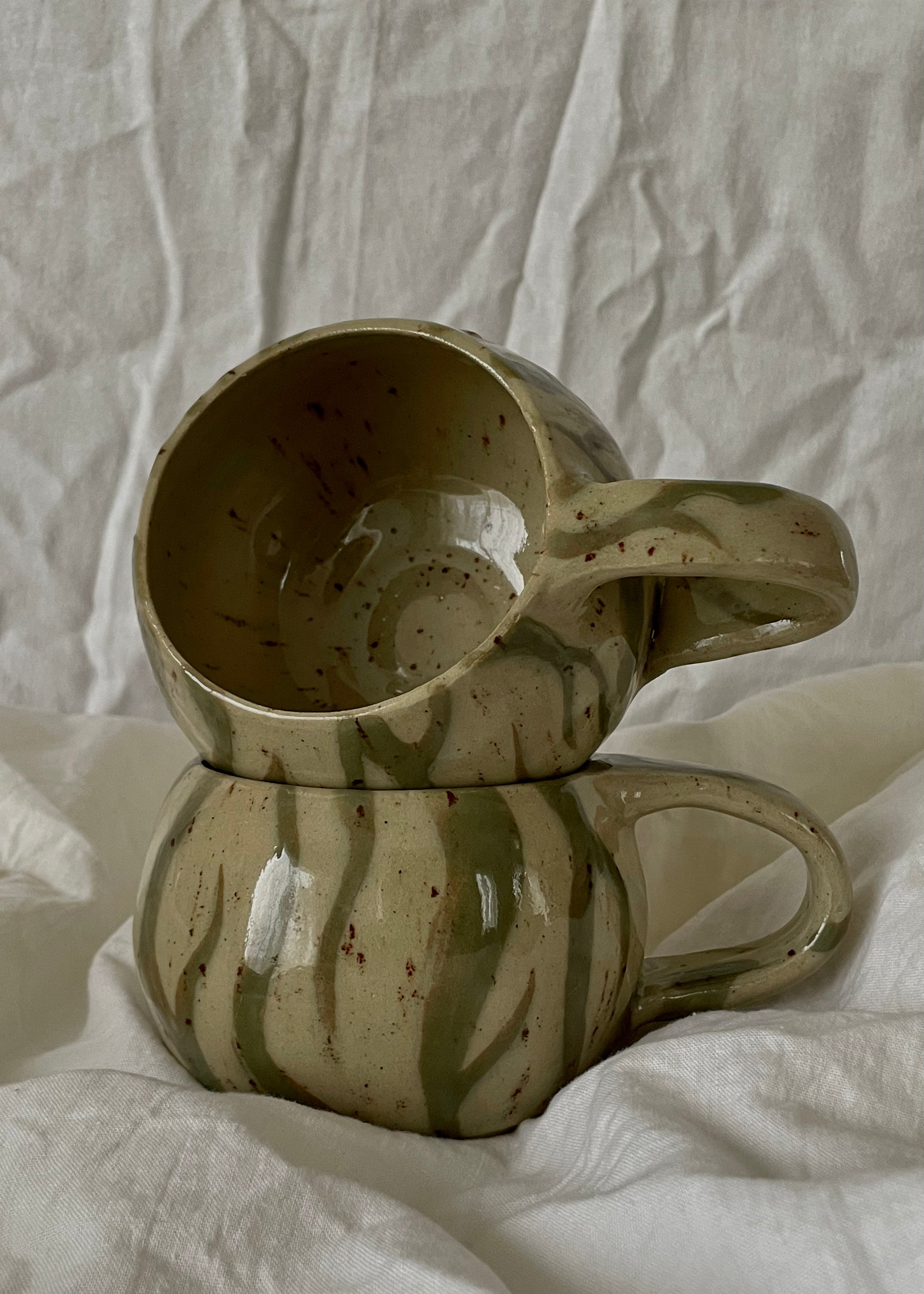 Tasse avec de légers défauts