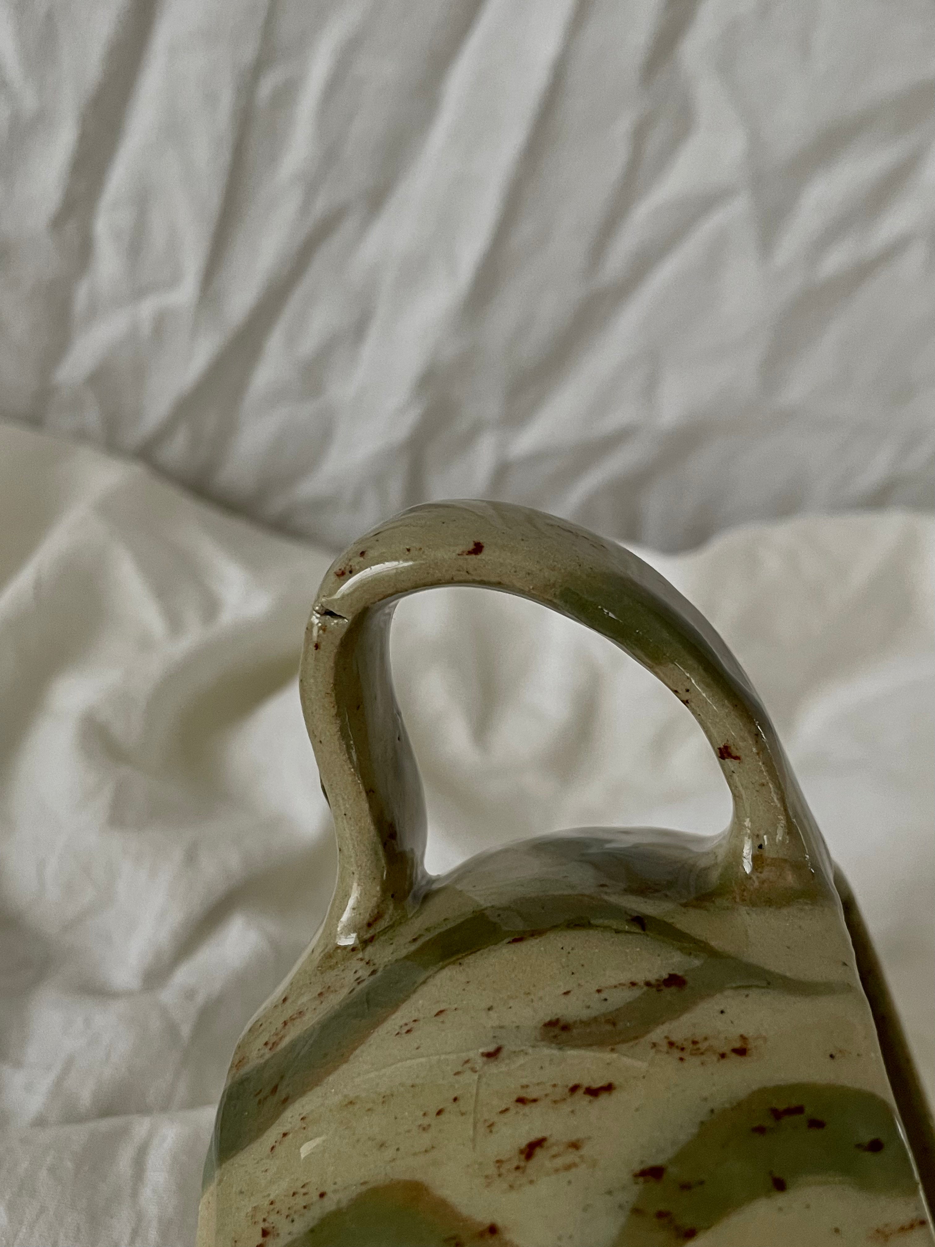 Tasse avec de légers défauts