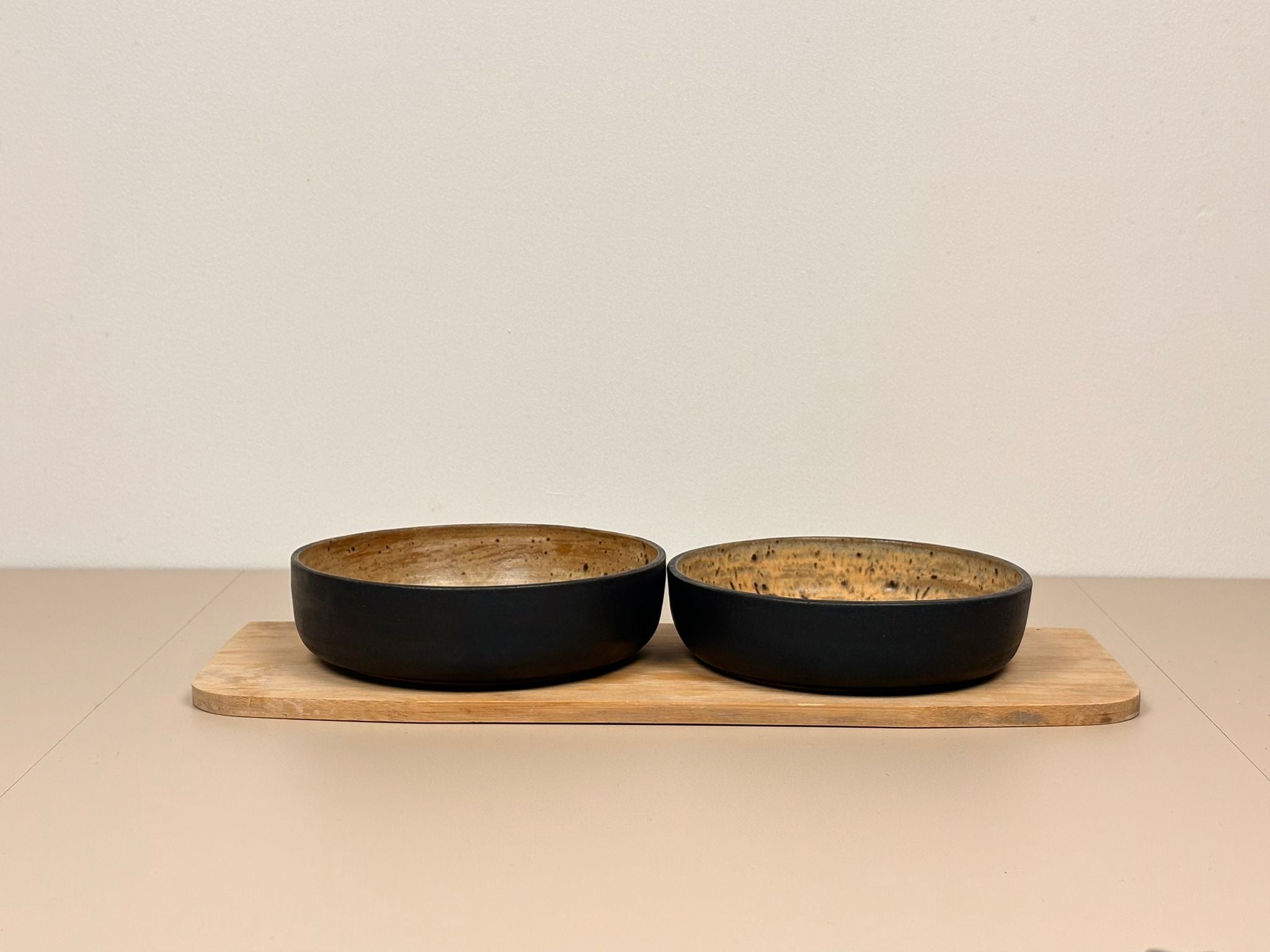 Assiettes creuses à pied