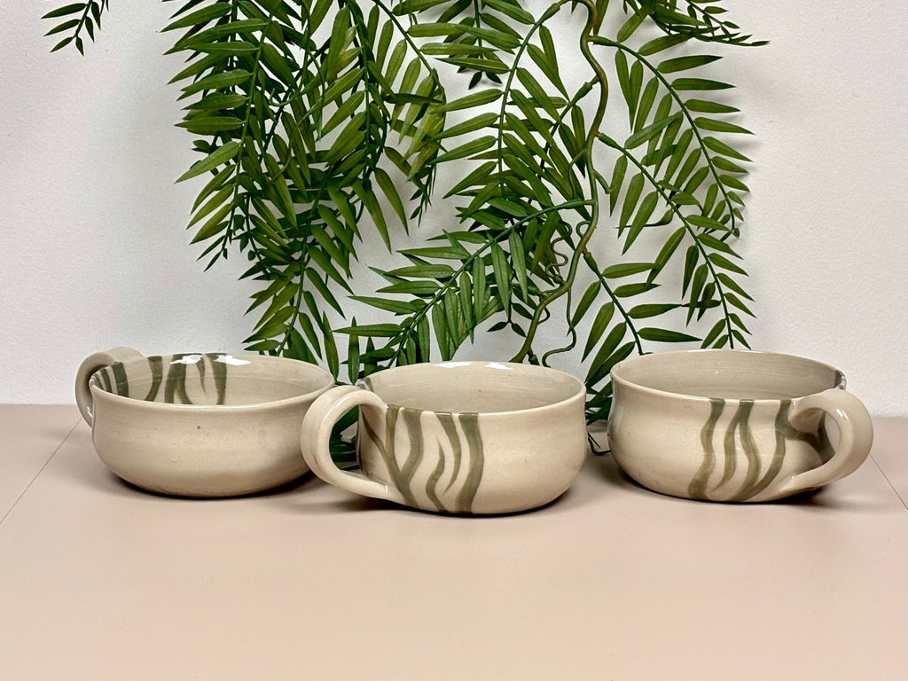 Tasse incurvée